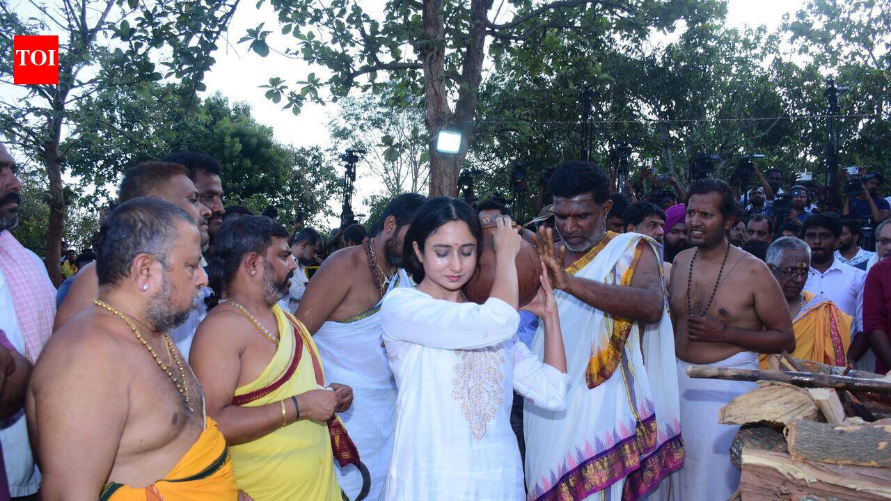 Final rites performed by singer’s granddaughter