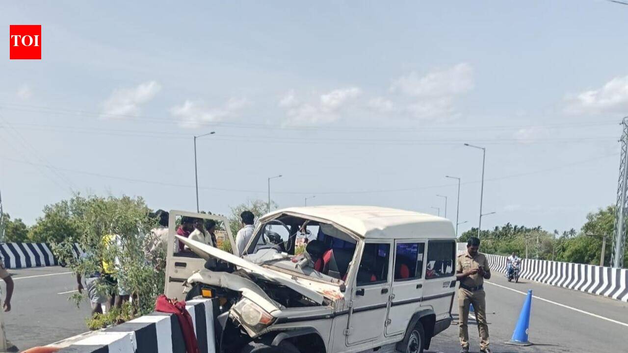 3 killed, 6 injured as car hits median