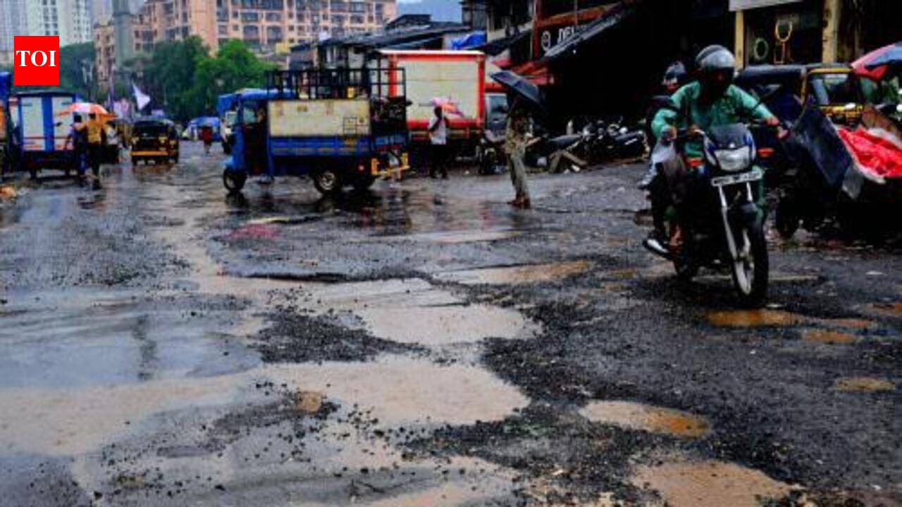 2,633 pothole complaints received in 2 months, have resolved more than 90% of them, says BMC