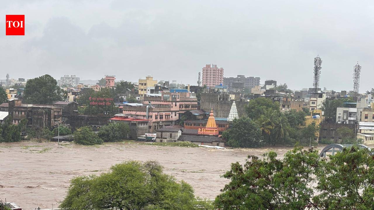 Indrayani flood causes damage of ₹15cr in Alandi, infra audit of bridges on