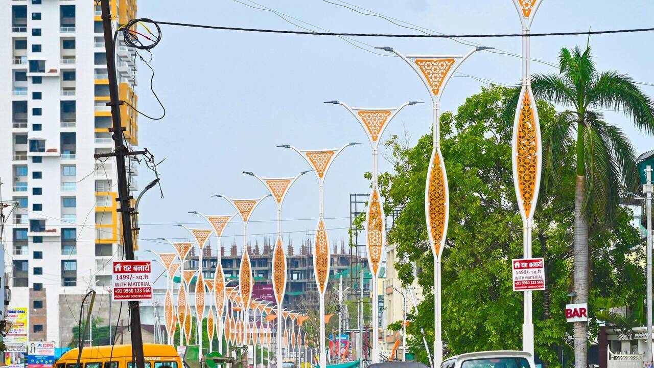 Besa’s ₹3.64cr designer street lights brighten main road, inner lanes left in dark