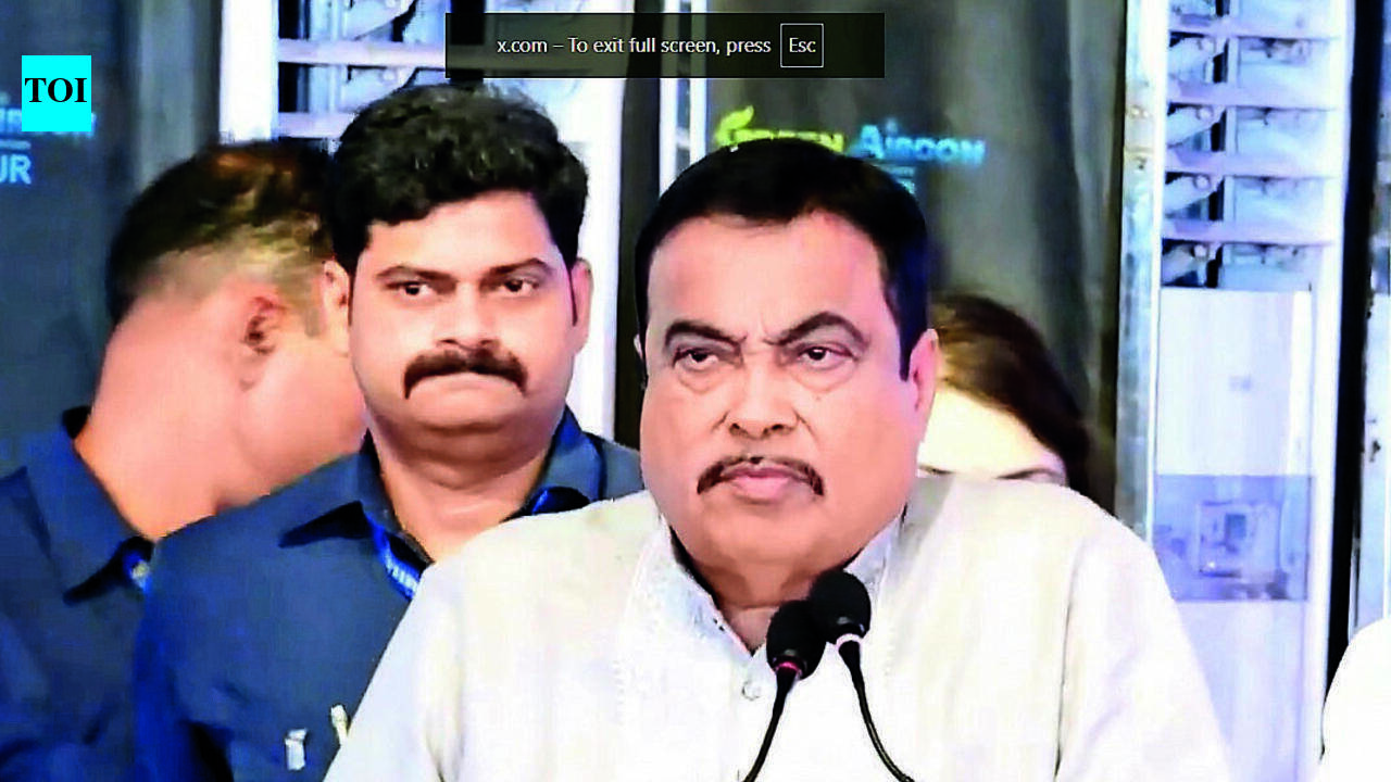 Sanitation Workers Should Enter Service Sector, Start Own Biz: Gadkari