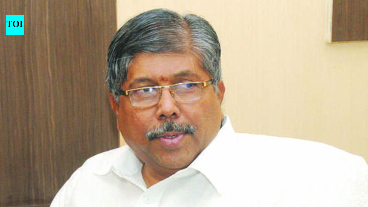 Pressure on Sharad Pawar from within NCP (SP) to take political call: Chandrakant Patil