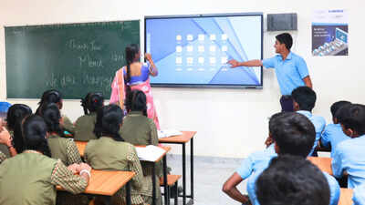 कनेक्टिविटी लाभ के साथ, सरकारी स्कूल डिजिटल विभाजन को कम करते हैं