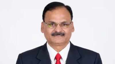 Karnataka governor suspends KPSC chief over daughters' recruitment row