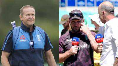  Nasser Hussain backs Andy Flower as England Test coach