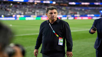 Iran reward Amir Ghalenoei after inspired FIFA World Cup campaign with 2027 Asian Cup extension