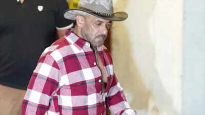 Salman Khan turns heads in rugged COWBOY LOOK amid buzz around Vamshi Paidipally's 'SVC 63'