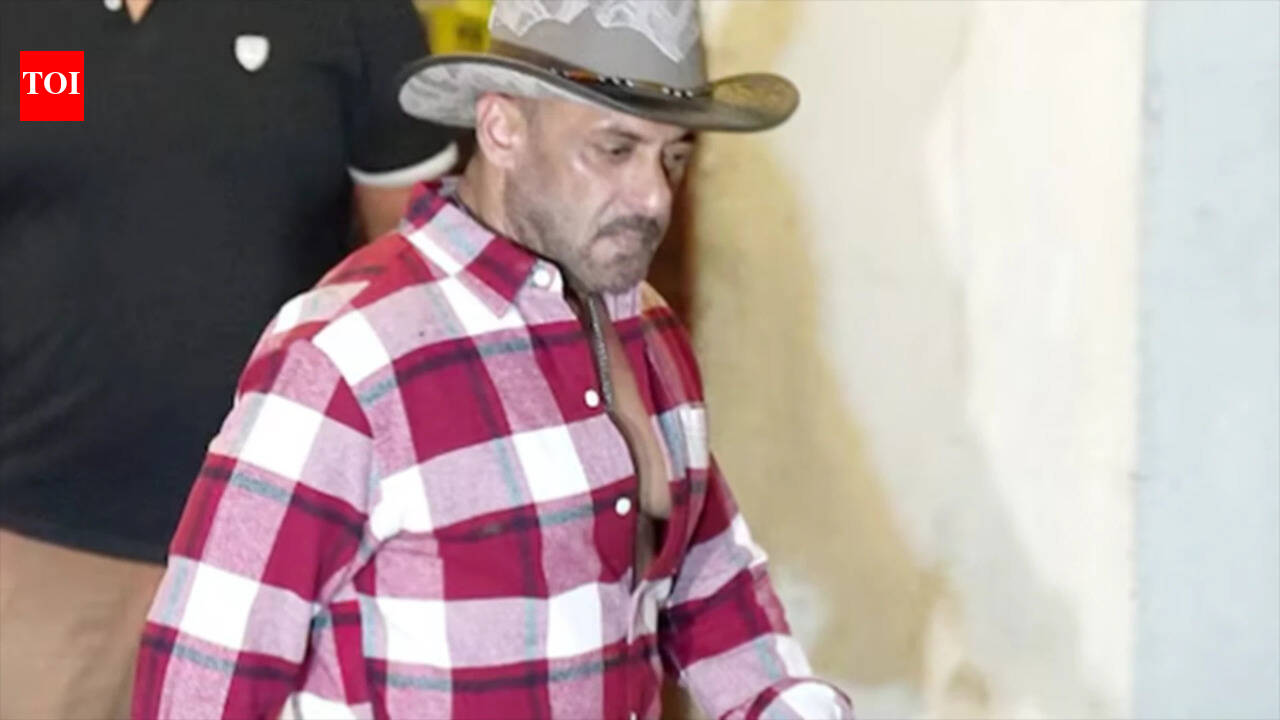 Salman Khan turns heads in rugged COWBOY LOOK amid buzz around Vamshi Paidipally's 'SVC 63'