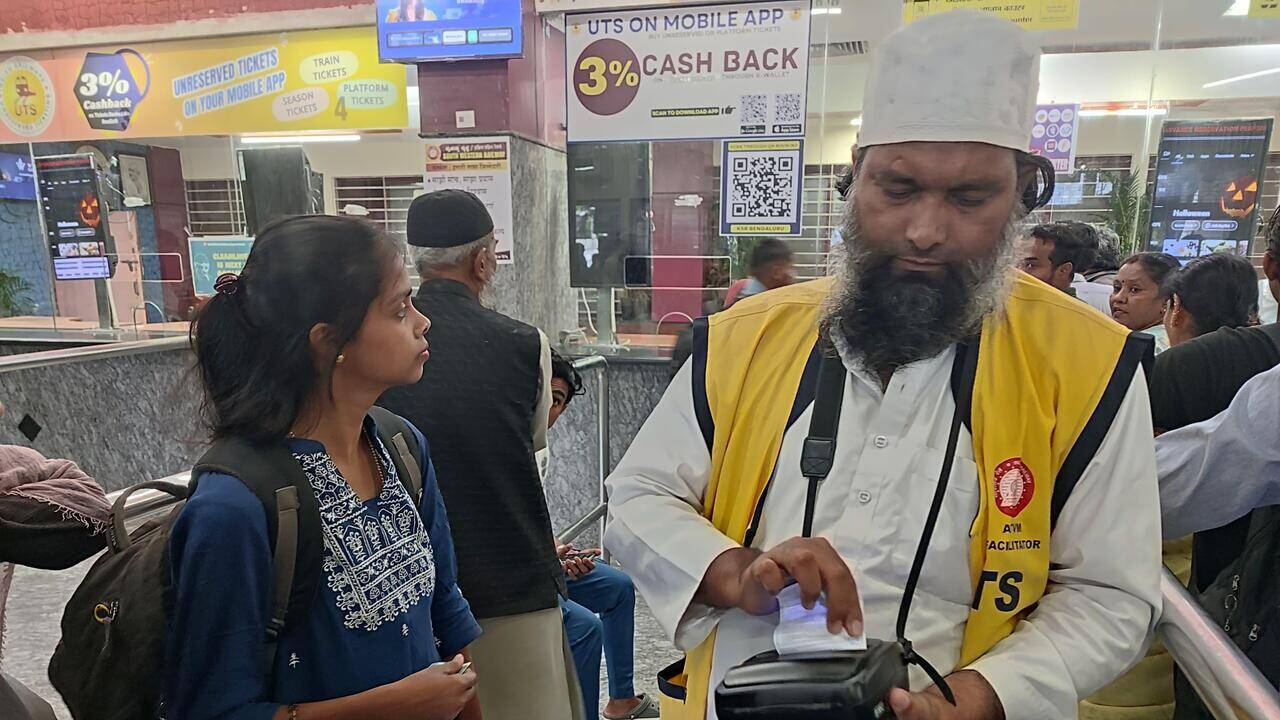 After pilot at KSR, other railway stations in Bengaluru to get sahayaks to issue unreserved tickets