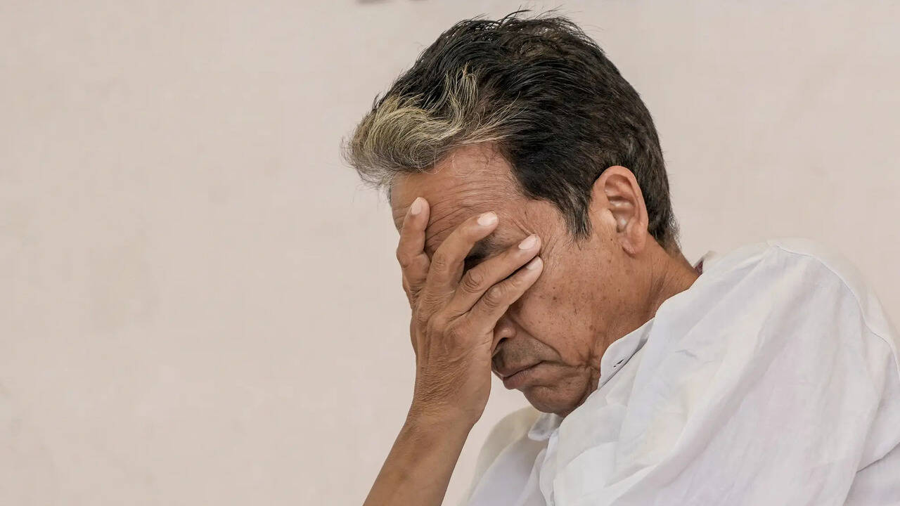 ‘क्या हम उसे यूं ही झुकते हुए देखेंगे?’ : 16 दिन के अनशन के बाद सोनम वांगचुक की तबीयत बिगड़ी | भारत समाचार
