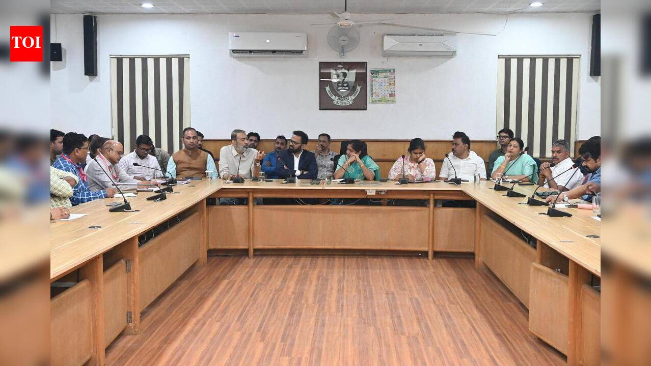 Nagpur Mayor, Commissioner discuss infra development with sports associations