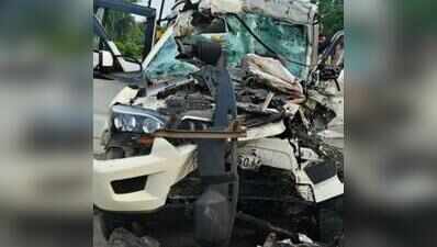 2 kids among 3 killed, 9 injured as SUV crashes into parked truck ...