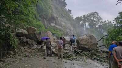 NH-10 shut as heavy rain triggers landslides in Hills