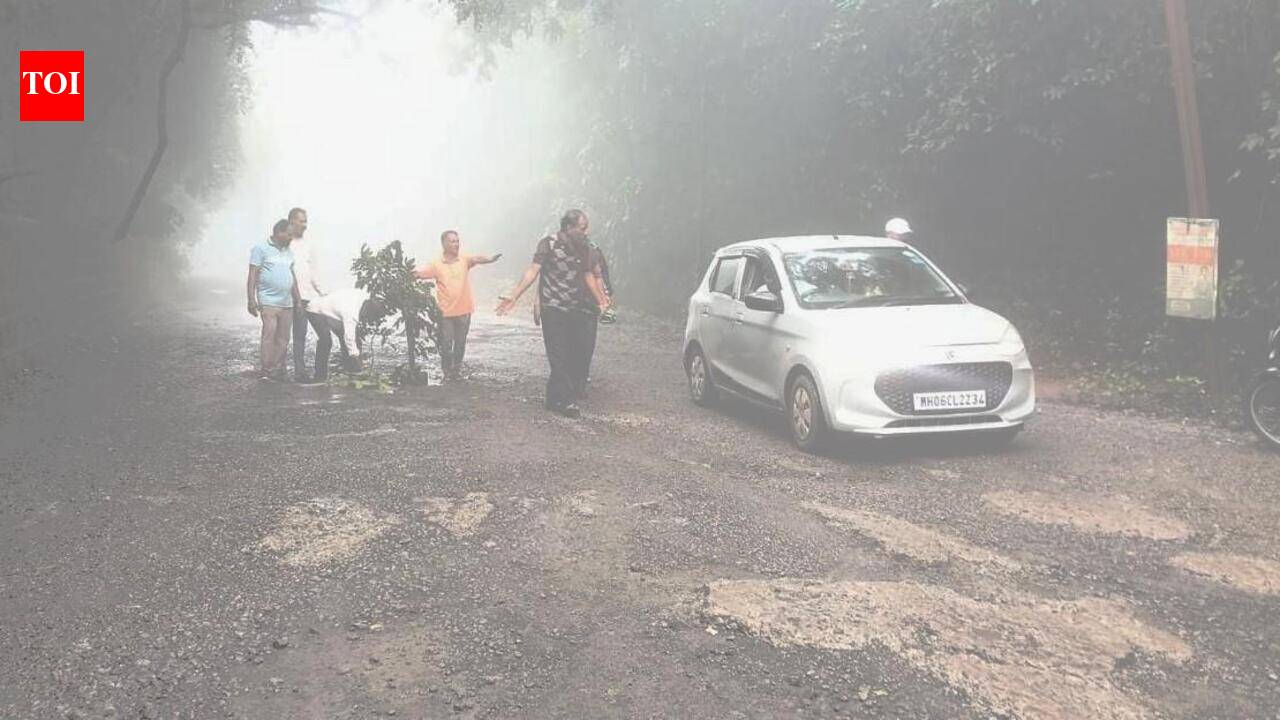 Bad roads ruining experience of tourists in Mahabaleshwar, Panchgani