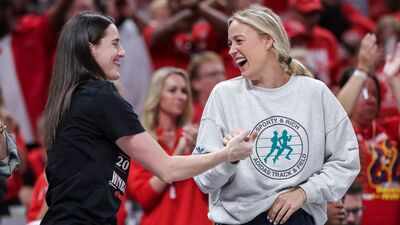  Caitlin Clark becomes Sophie Cunningham fan-girl following Fever best-friend’s surprise move