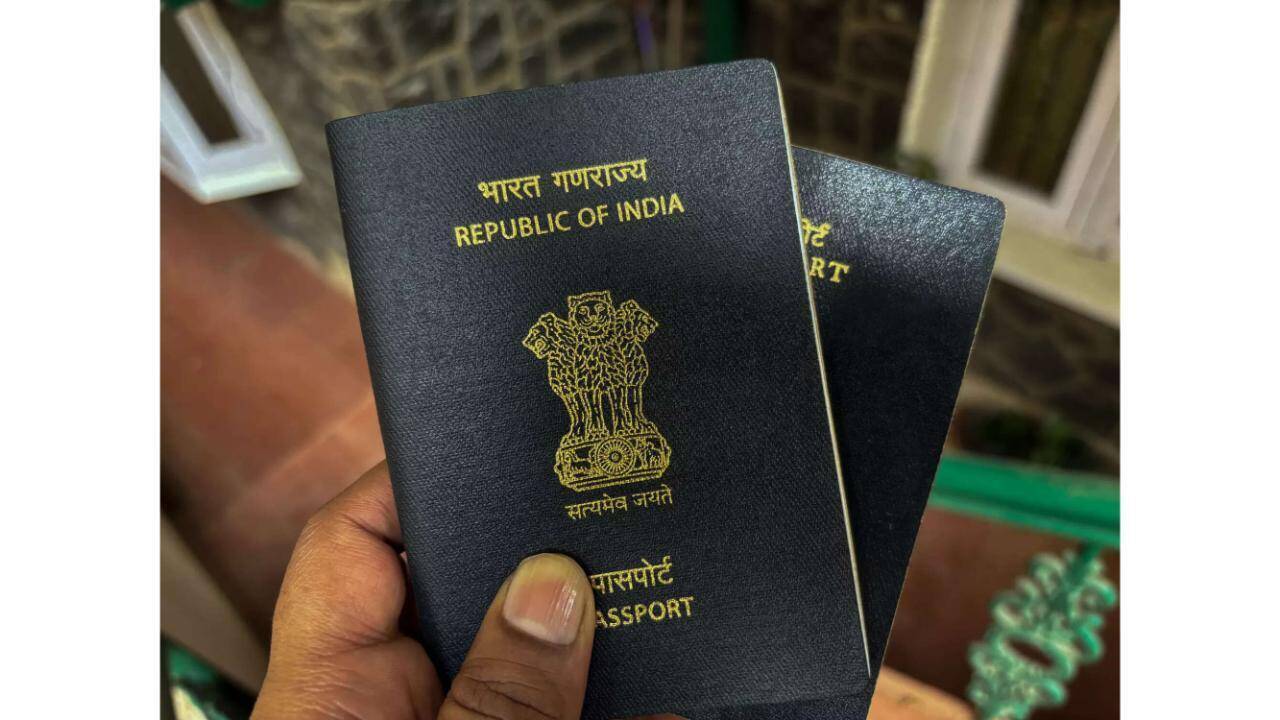 Hack of the day: Track your passport dispatch and speed post delivery online