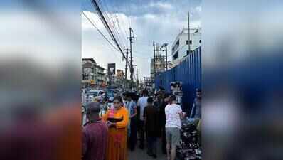 Ganeshguri shops shut for 2 hrs to oppose illegal street vendors