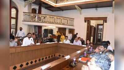 Top poll official stresses on error-free electoral rolls in Pune division