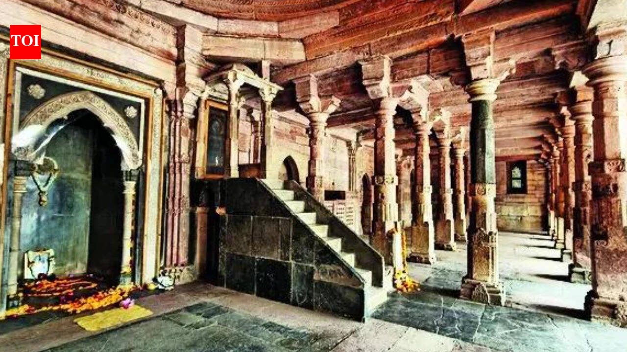 Give Muslims alternative site for namaz: Supreme Court to Dhar administration
