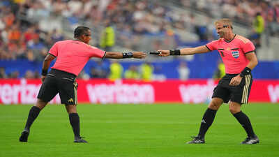 'You had one job': Bizarre referee mistake leaves France vs Spain World Cup semi-final in awkward pause