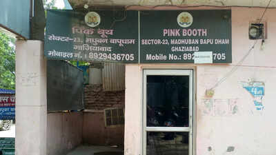 Man punches glass door at Ghaziabad police pink booth after waiting 40 mins, bleeds to death