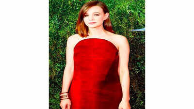Carey Mulligan joins Billie Eilish in 'The Bell Jar'; Set to play Esther Greenwood's mother