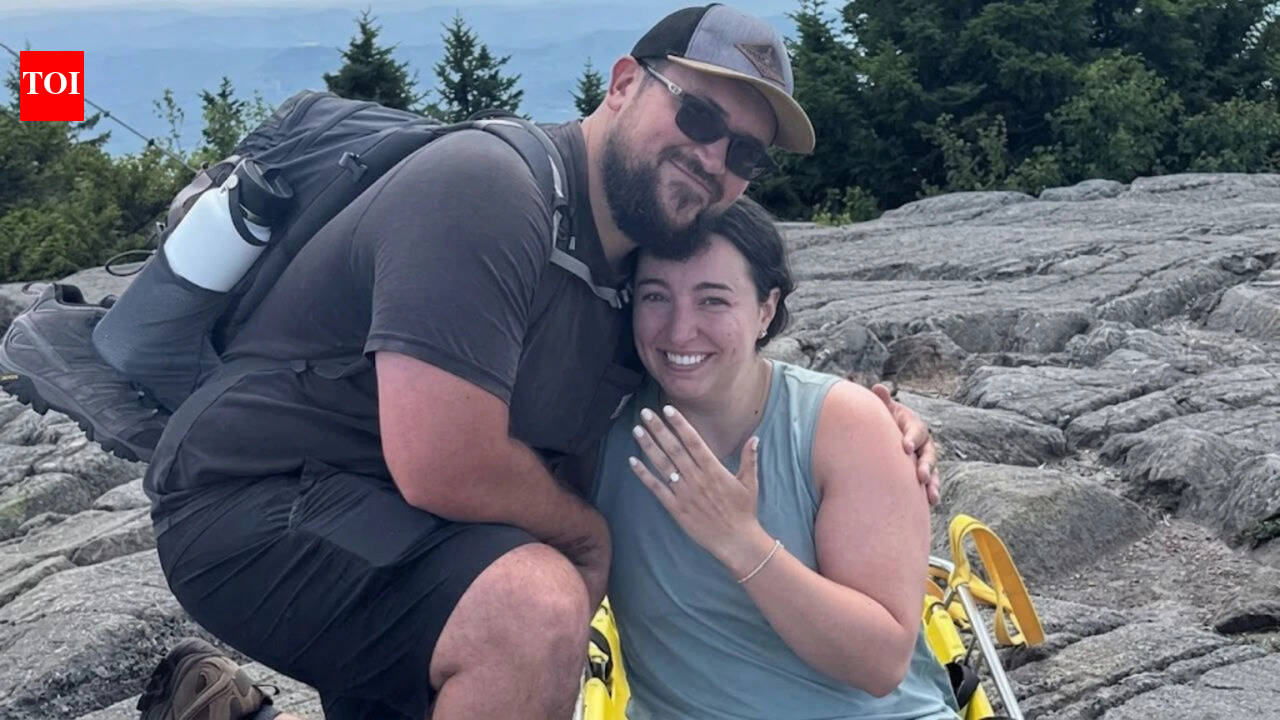 A New Hampshire hiker injured her leg on Mount Kearsarge and had to be carried down in a rescue stretcher, but the rescue turned romantic when her partner proposed