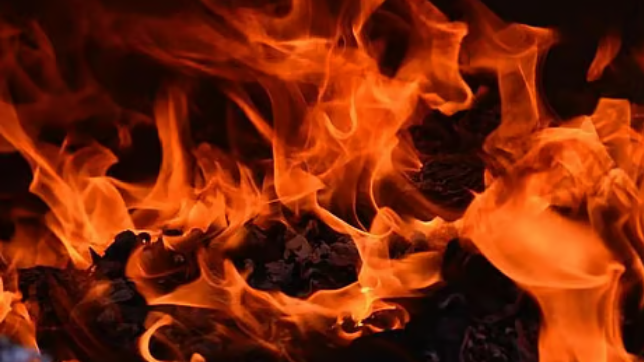 Two inmates injured after fire breaks out in Kalyan jail kitchen