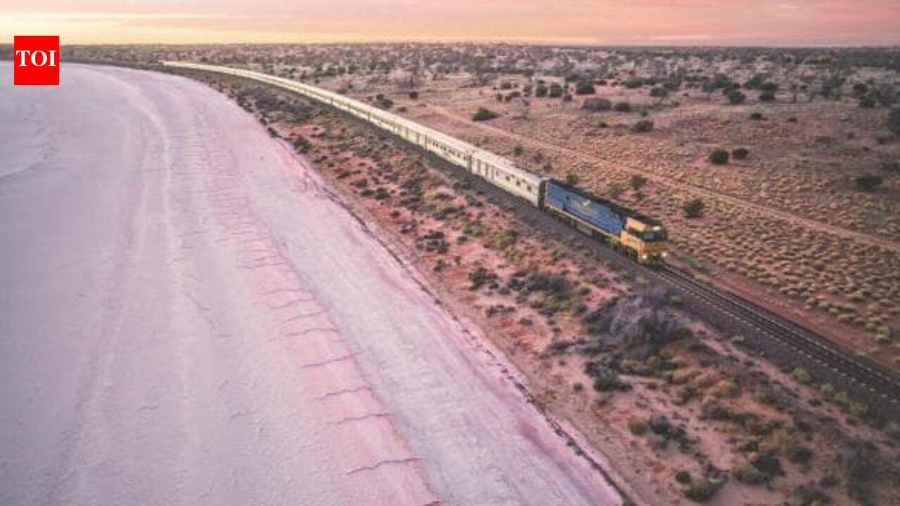 7 pink lakes in Australia and the science behind their unusual colours