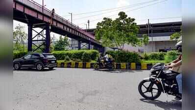 On Her Way to School, 12-Year-Old Killed After Bus Hits E-Rickshaw