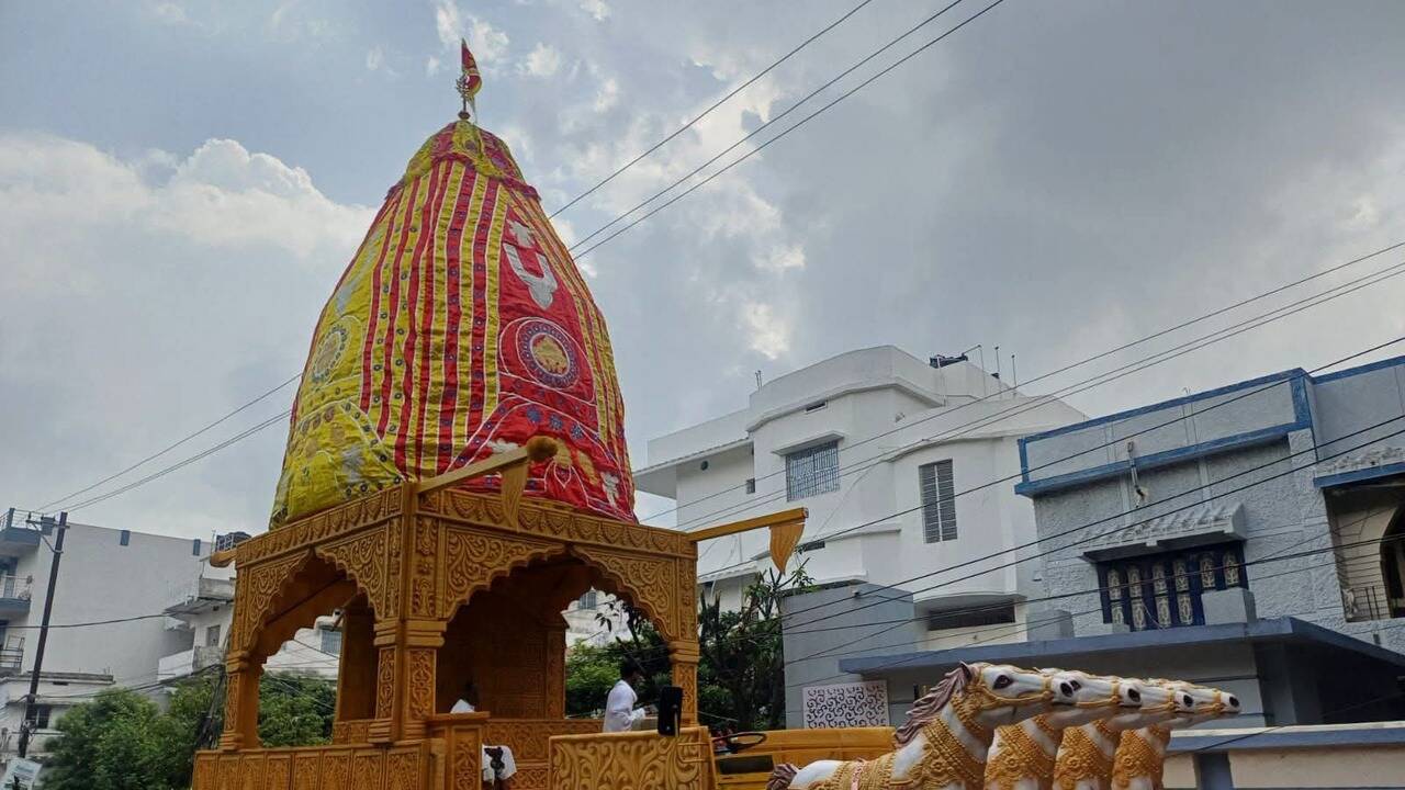 Hydraulic chariots to mark processions in Dhanbad, Hazaribag