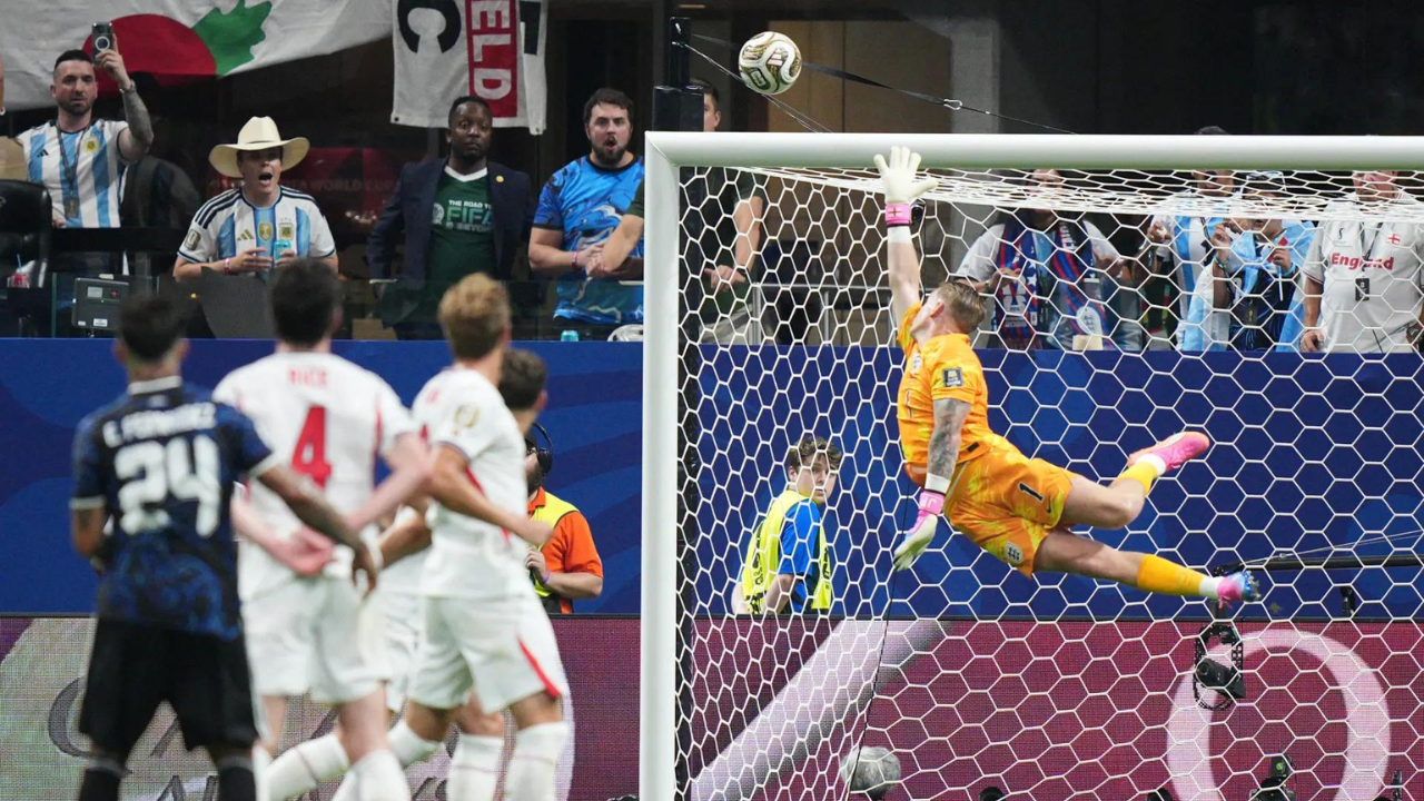 ARG Vs ENG, SF, Live Score: 1-1; GOAL! Fernández levels it with a stunning strike