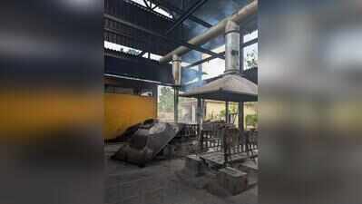 Crematorium chimney crashes onto burning pyre in Mira Road, kin escape unhurt
