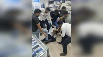 Businessman attacked with billhooks over family dispute in Kothrud, 3 detained