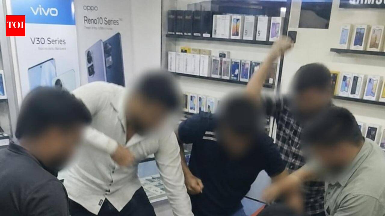 Businessman attacked with billhooks over family dispute in Kothrud, 3 detained