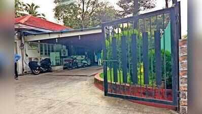 Bungalow jostle in Mahayuti: Legislative  Council dy chief loses two allotments, left with Churchgate flat