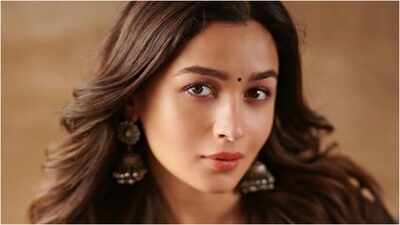 Alia Bhatt's emotional speech steals the show at Akansha Ranjan Kapoor's wedding: 'Thank god she found a man who loves her endlessly'