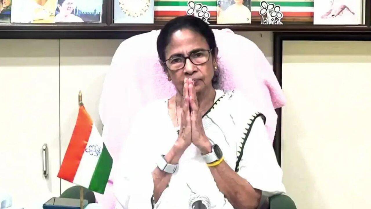Had I done some 'setting', I wouldn't face this torment: Mamata Banerjee