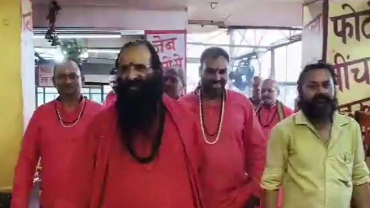Pocketless attire for Haridwar's Mansa Devi temple priests amid Ram temple donation theft row