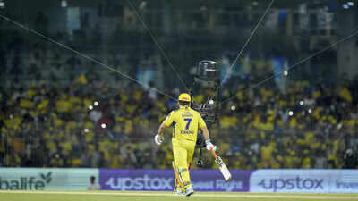 'No better person': Ashwin backs MS Dhoni to succeed Stephen Fleming as CSK head coach