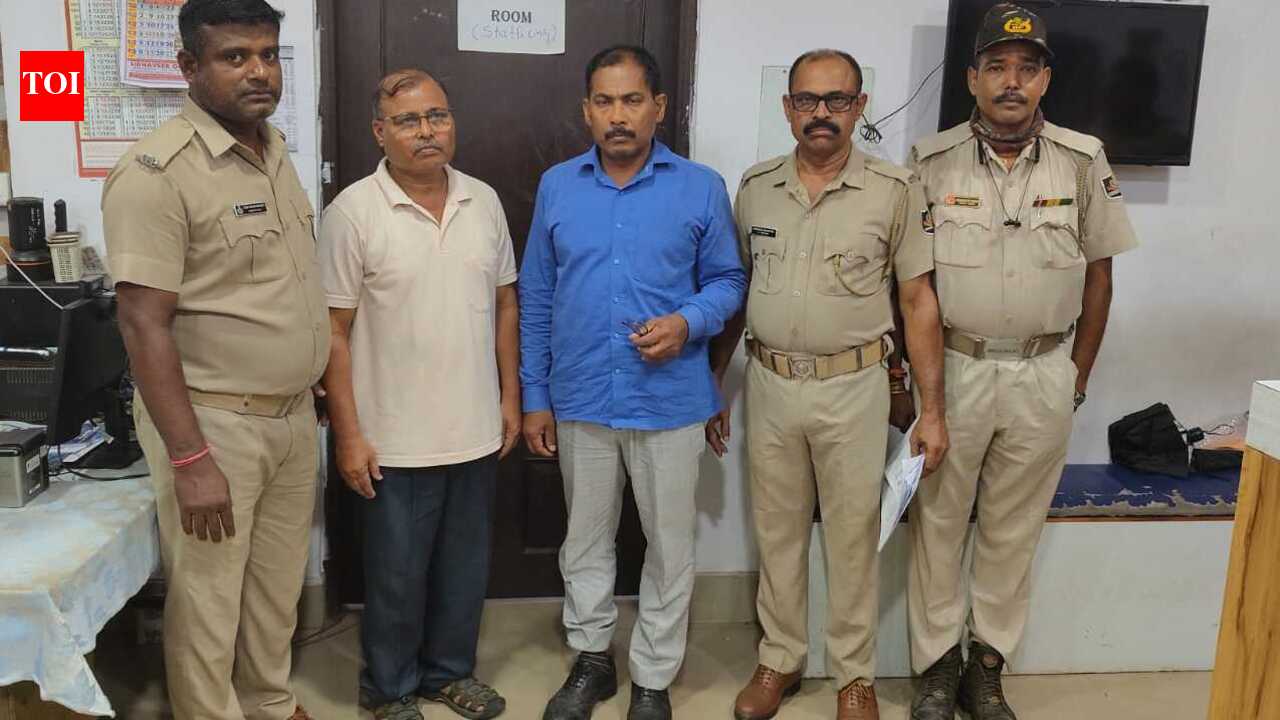 2 ex-Army personnel arrested for fraud