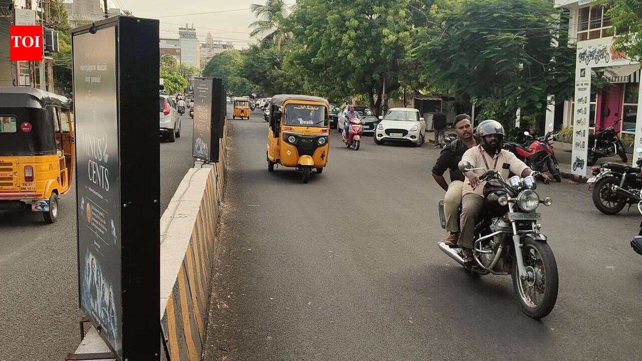 Hoardings on medians spark safety concern