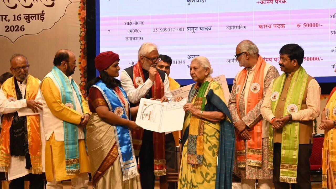 Negligent answersheet evaluators should face pay cut: Guv