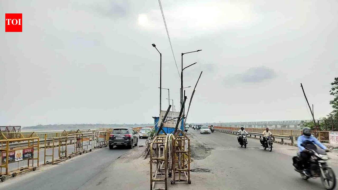 Shastri Bridge reopens after 6 wks, morning rush triggers brief gridlock