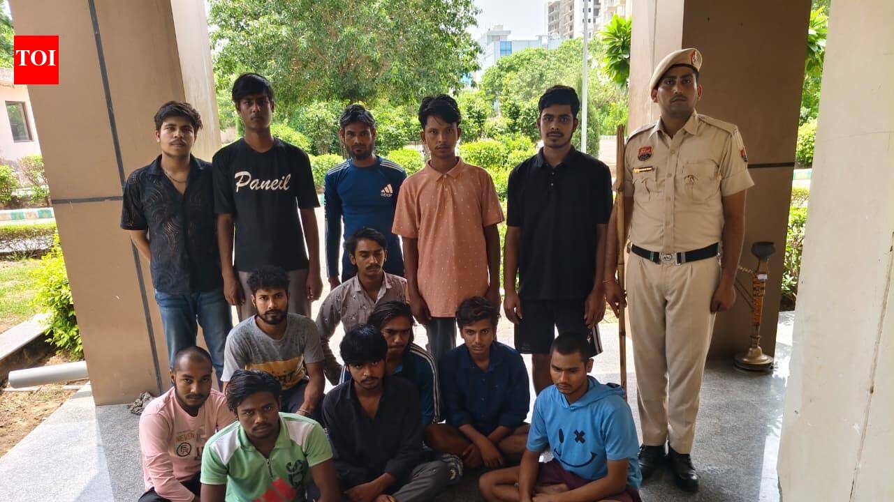 13 B'deshi nationals sent to Malda, to be handed to BSF