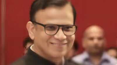 1994-batch IPS officer Anurag Kumar replaces Satish Golcha as new Delhi Police commissioner