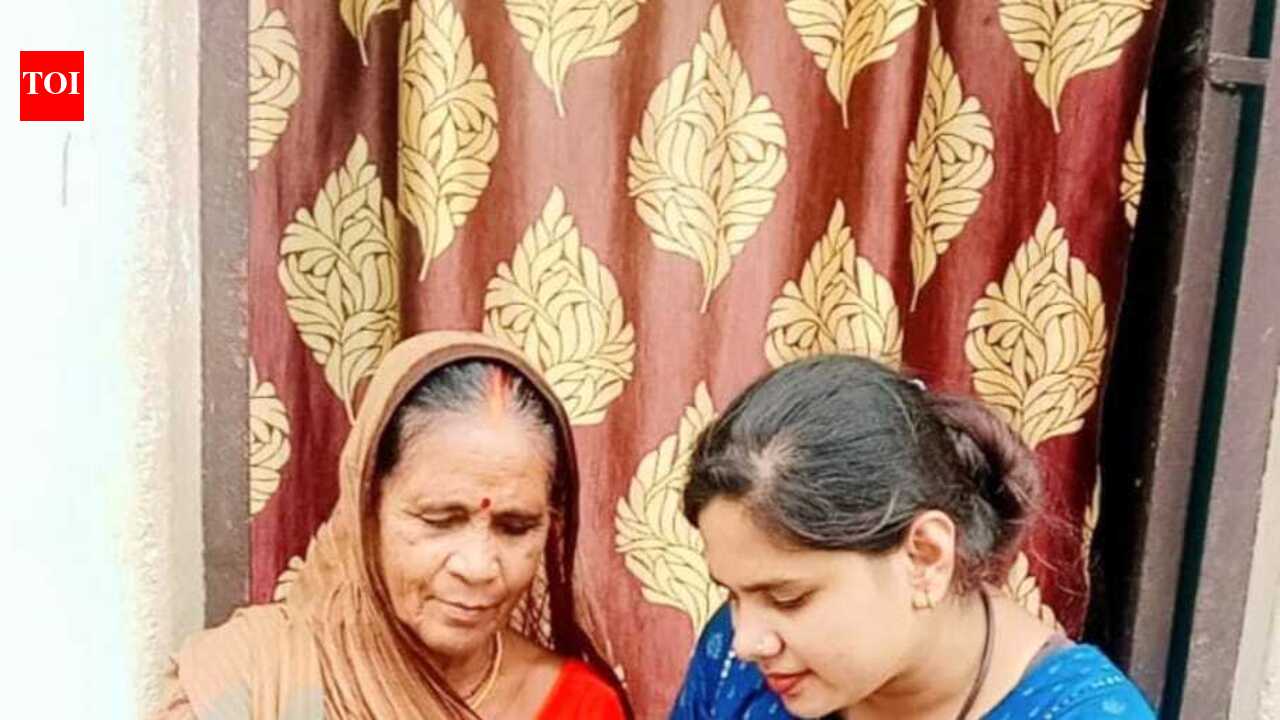 Senior citizens get lessons in safe banking, UPI use to beat cyber fraud