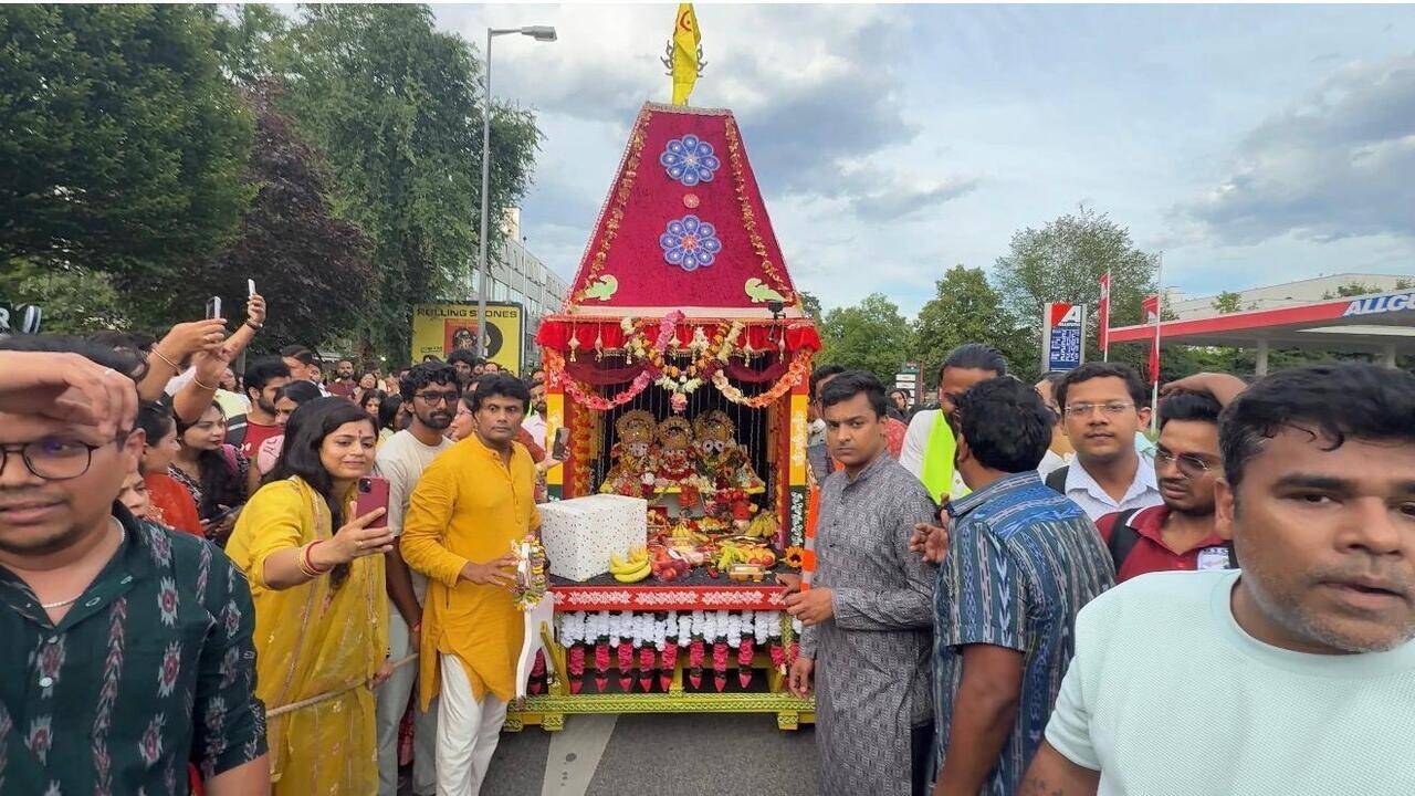 Around 800 participate in Munich Rath Yatra
