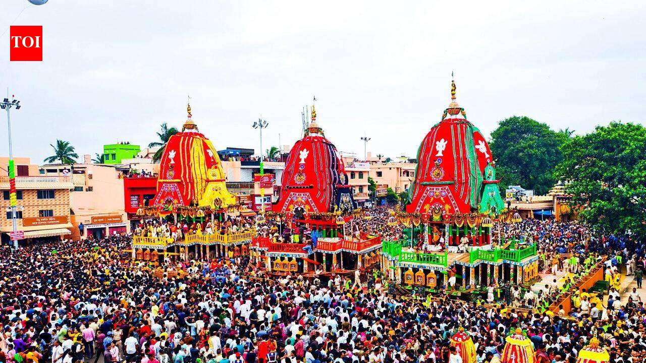 The chariots of Jagannath, Balabhadra & Subhadra finally reach Gundicha Temple